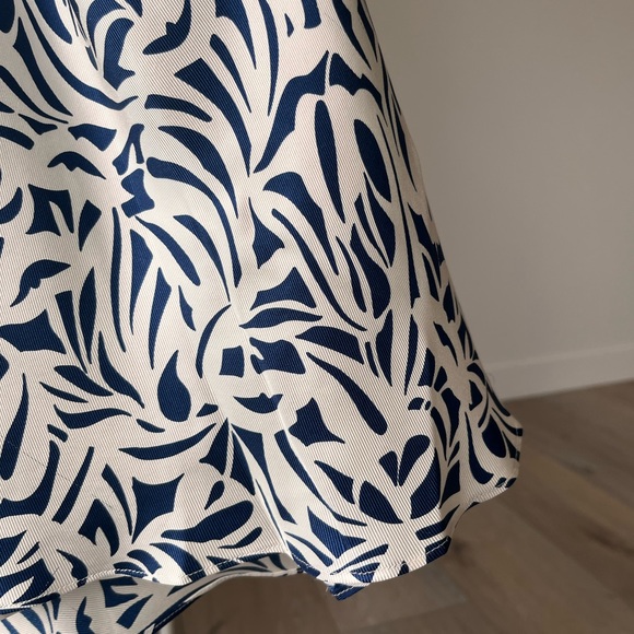 Ann Taylor Old Money Petites Size 2 Navy and White Dress - Picture 12 of 13